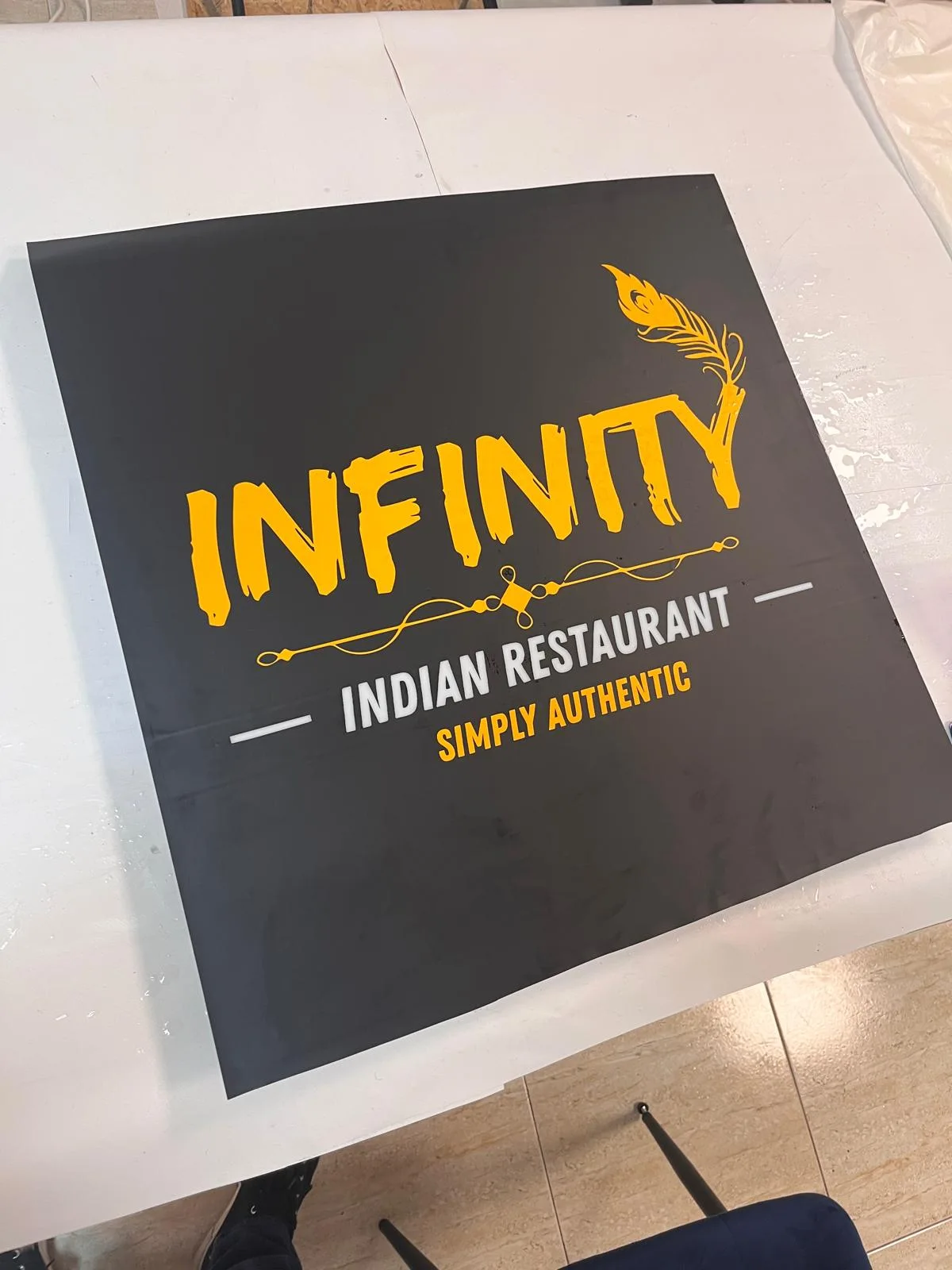 Trabajo realizado de Renovación de rótulos luminosos de Infinity Gastro Bar